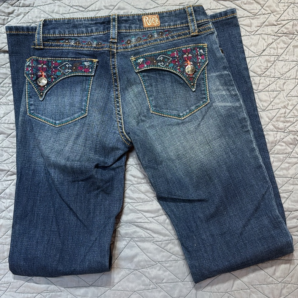 Wrangler Rock 47 Jeans, EUC, low rise, boot cut, size 26, length 34 1/2.